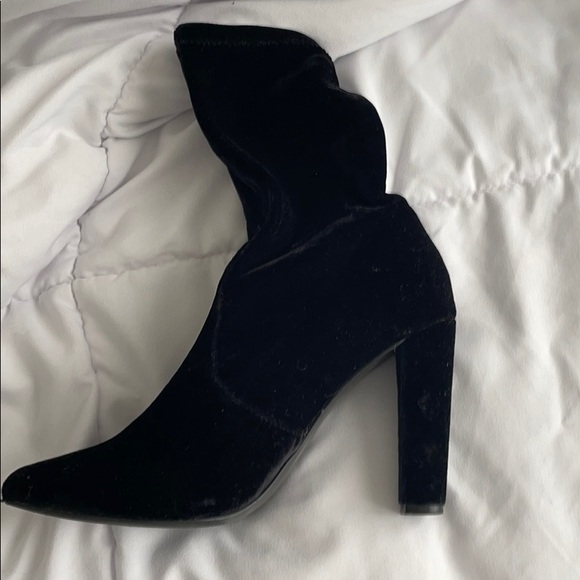 Aldo Black Velvet booties - Picture 2 of 3